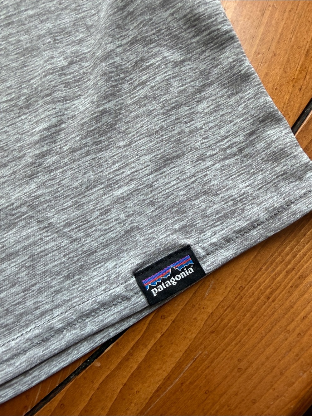 Patagonia Capilene cool UPF 50 Heather Gray Tee - Picture 5 of 7